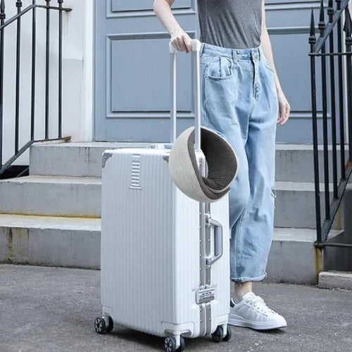 Solvee TravelNeck Pillow™ - Comfortable dreaming on the go